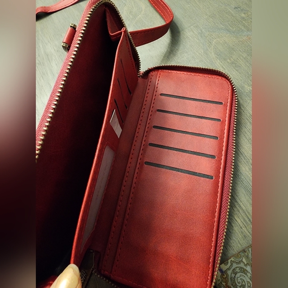 "Megshi" Crossbody/Wallet - Picture 6 of 6